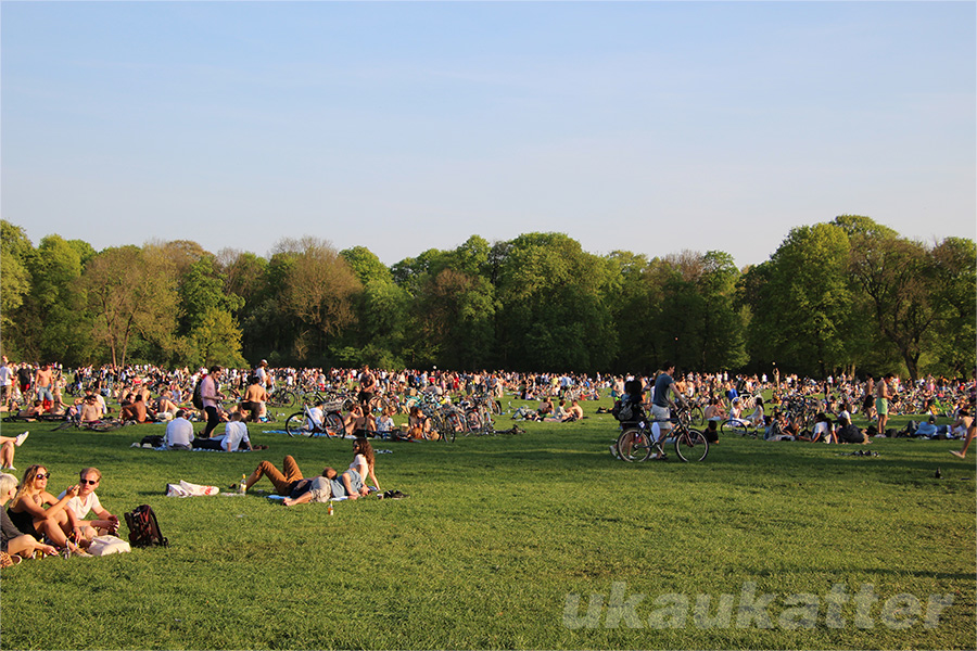平和とはエングリッシャーガルテンに／ミュンヘン市内の大規模公園「英国庭園」